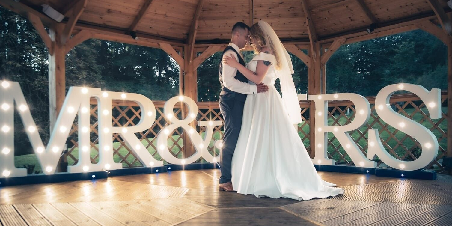 mr and mrs led large letters to hire for a wedding